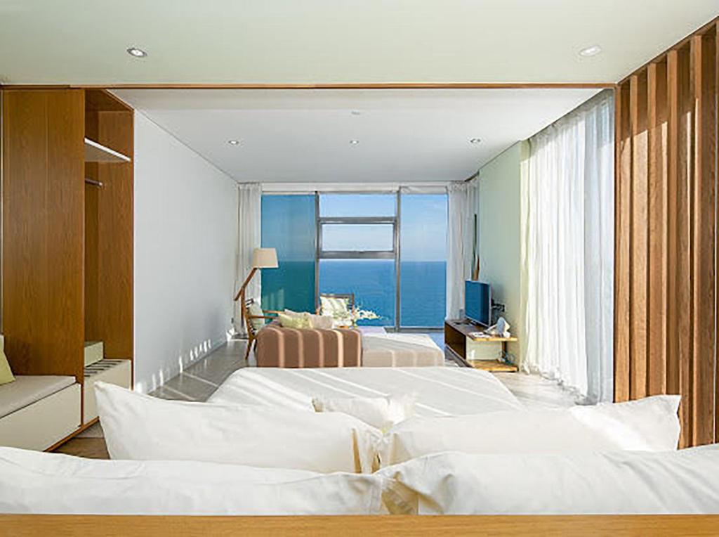 Апартаменты (Апартаменты с 1 спальней), Abogo Fusion Suite BeachFront Da Nang