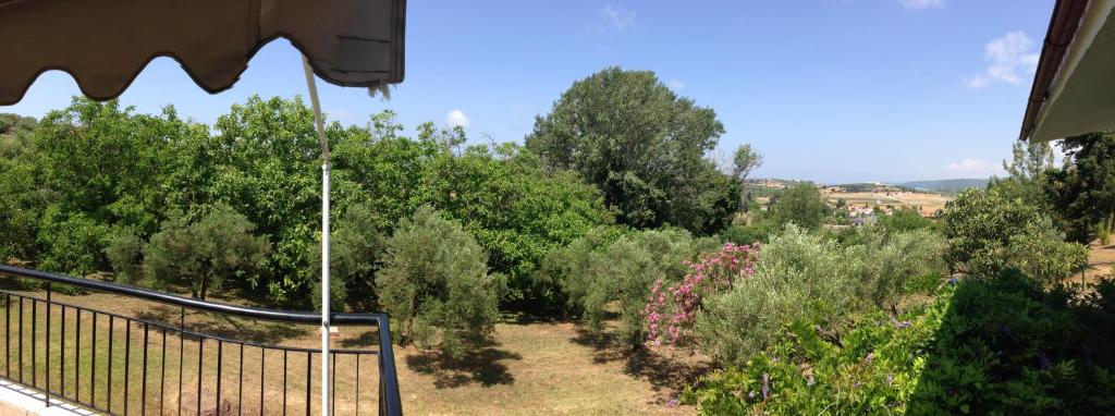 Secluded 1.8 acre garden Villa, for exclusive use with Stunning Views. photo 1