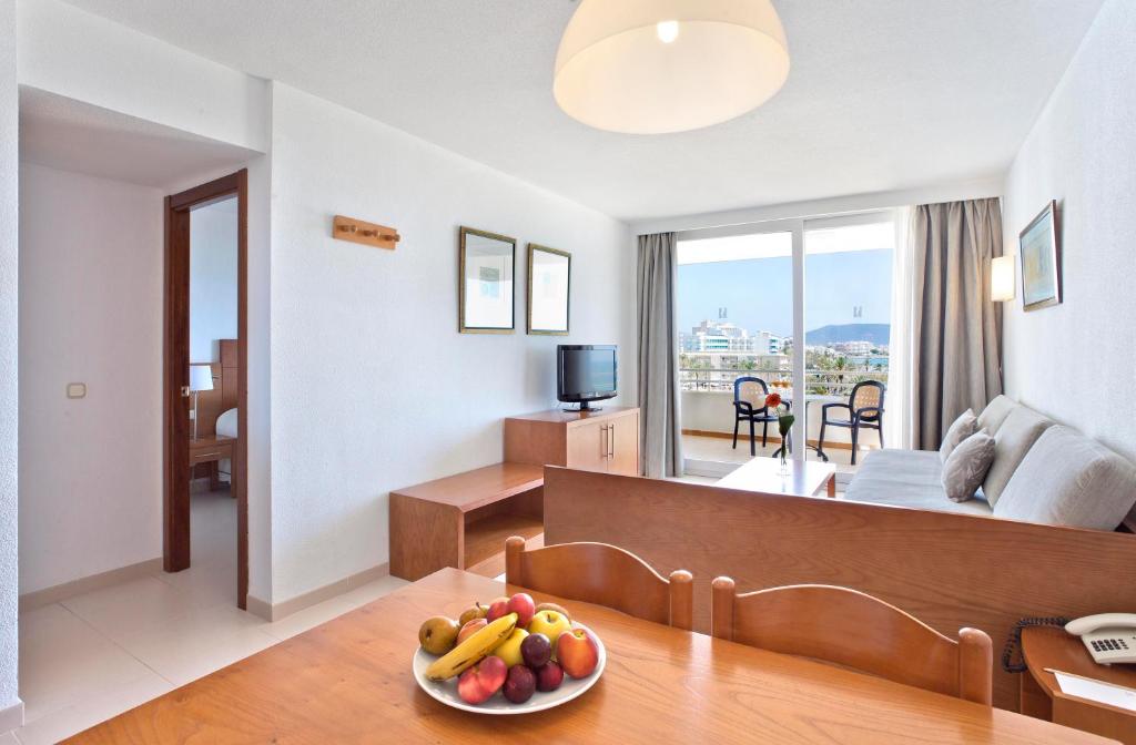 Hipotels Mercedes Aparthotel photo 4