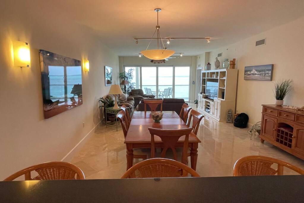 LICENSED Mgr - LUXURY VIP PENTHOUSE SUITE - OFFERS RESORTS BEST PANORAMIC OCEAN VIEWS! photo 2