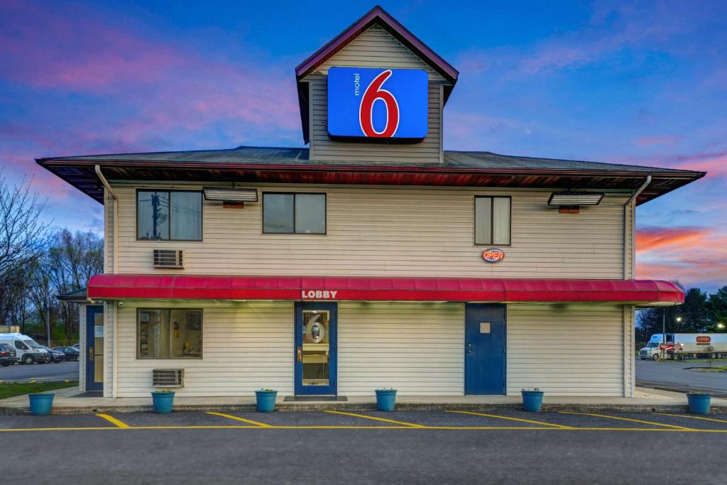 Motel 6 Carlisle, PA - Cumberland Valley image
