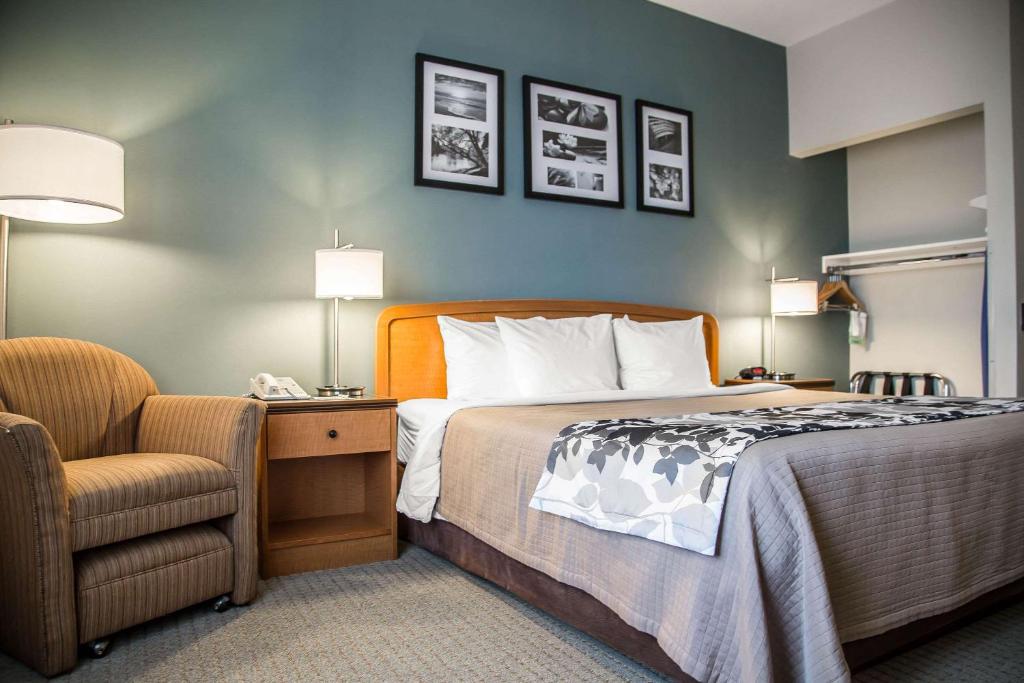 Sleep Inn & Suites Davenport - Quad Cities image