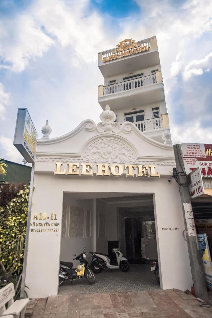 Lee Hotel