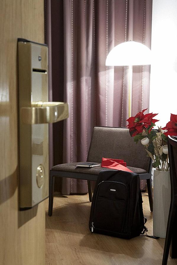 Hostal Carlos III photo 3