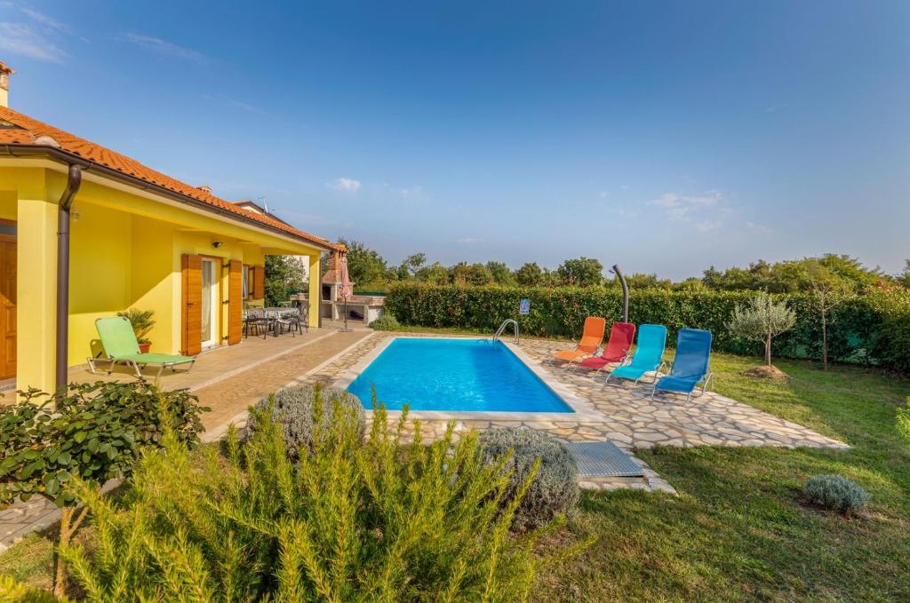 Delightful villa with pool for 6 persons photo 1