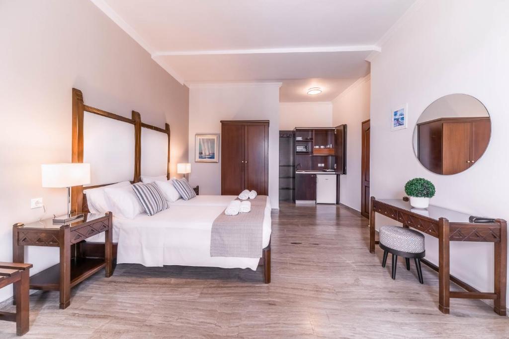 Kalamaki Mare Suites photo 2