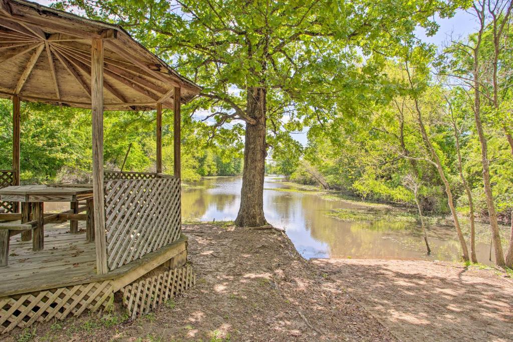 Anglers Cabin Direct Lake Fork Access, By Marina photo 1