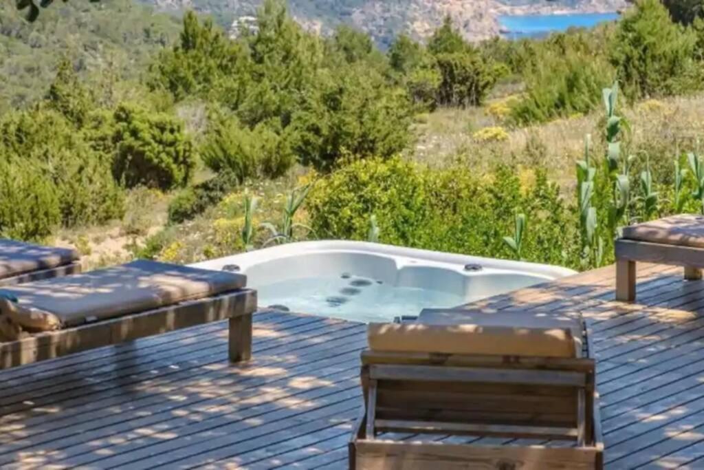 CASA IBICENCA EN CALA D´HORT photo 4