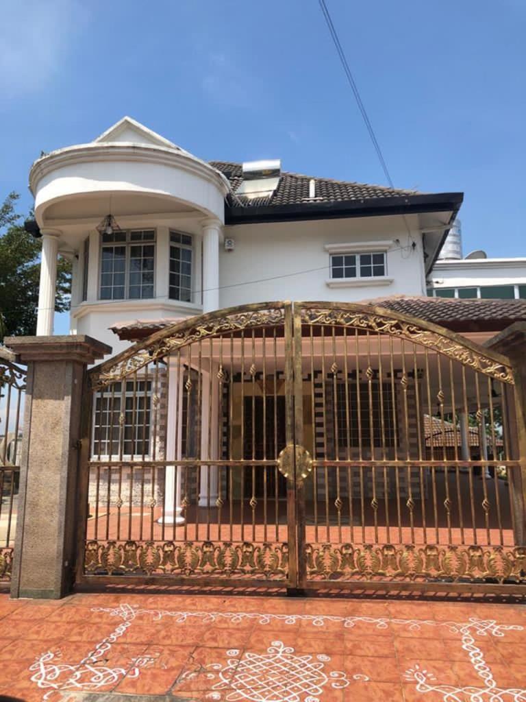 NICE HOME VILLA, Bandar Country Homes, Rawang photo 1