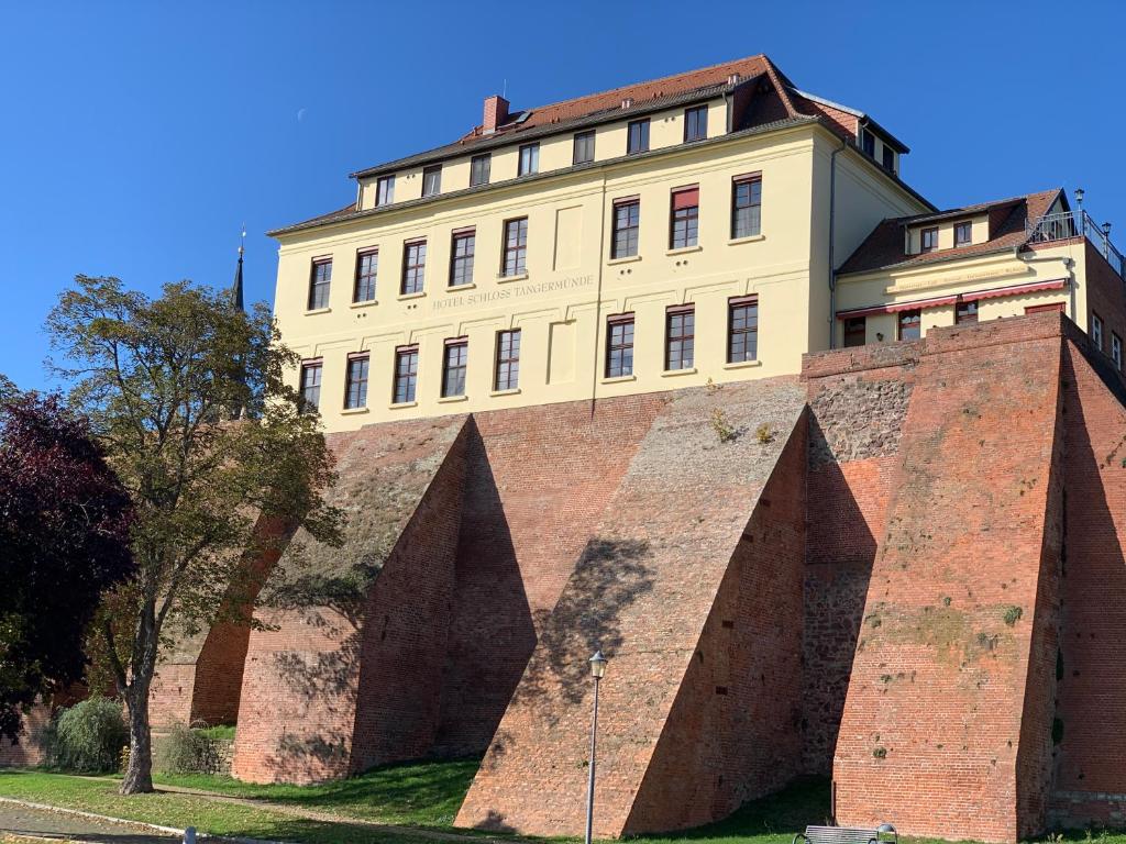 Ringhotel Schloss Tangermünde photo 4