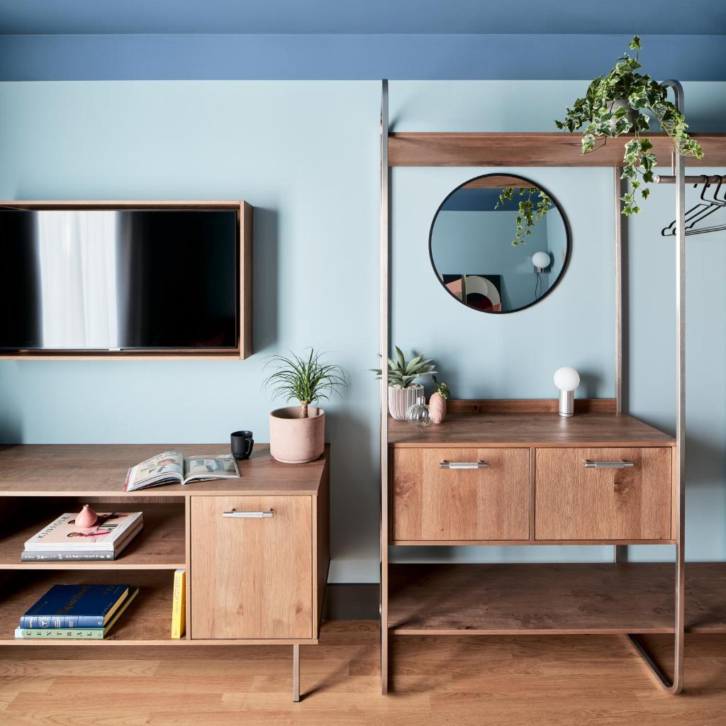 Студио (Номер-студио с кроватью размера «king-size»), Schwan Locke