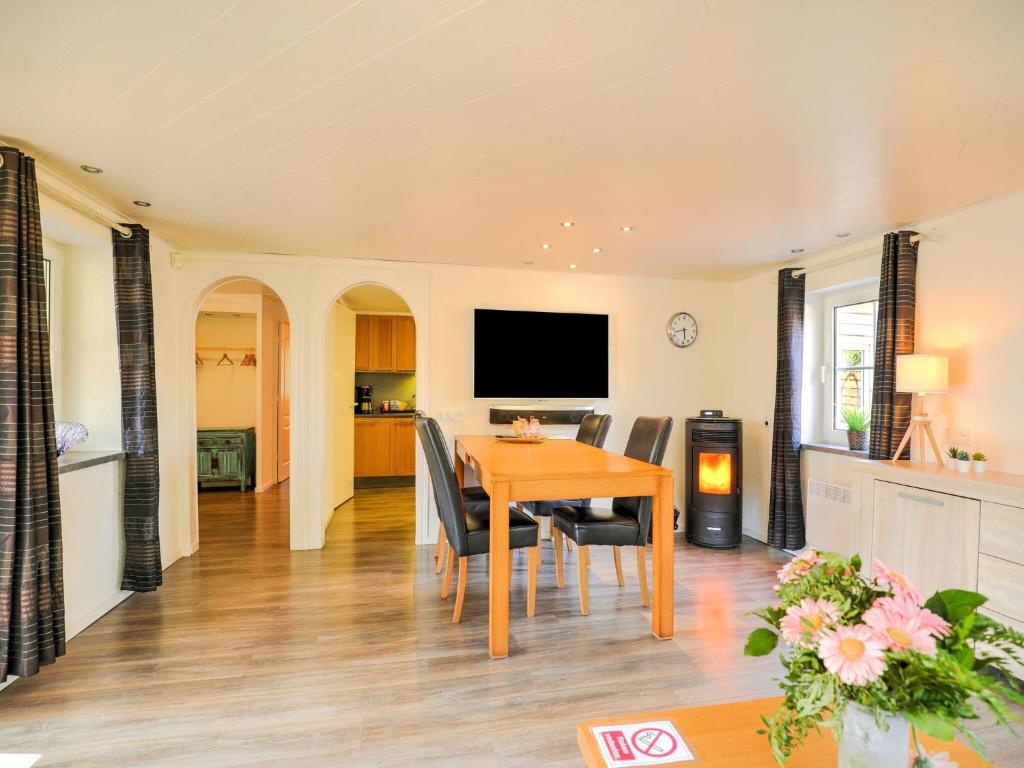 Charming Holiday Home in Meijel in a Recreation Park photo 4