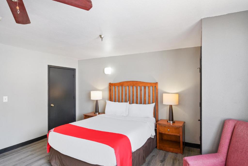 OYO Hotel Edmond - University of Central Oklahoma photo 4