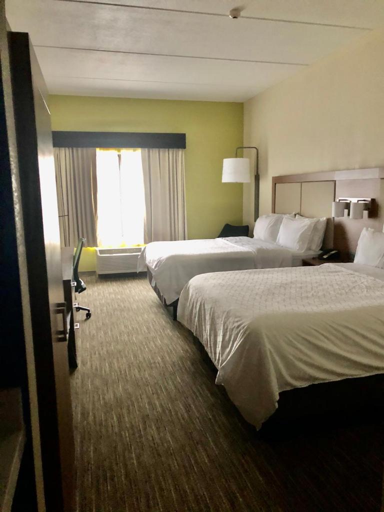 Holiday Inn Express & Suites Cedar Falls - Waterloo, an IHG Hotel photo 2