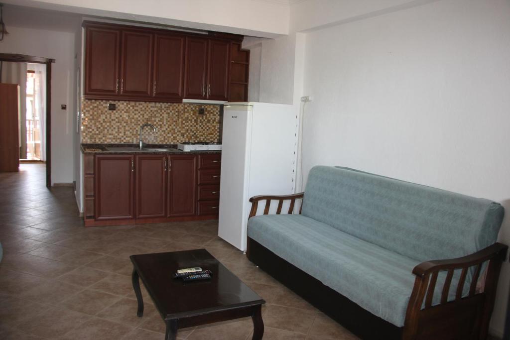 Santo Akyaka photo 2