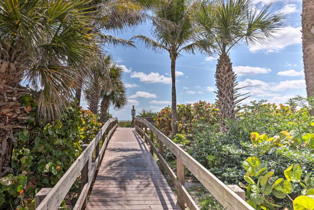 Cape Canaveral Escape with Grill Walk to Beach! photo 1