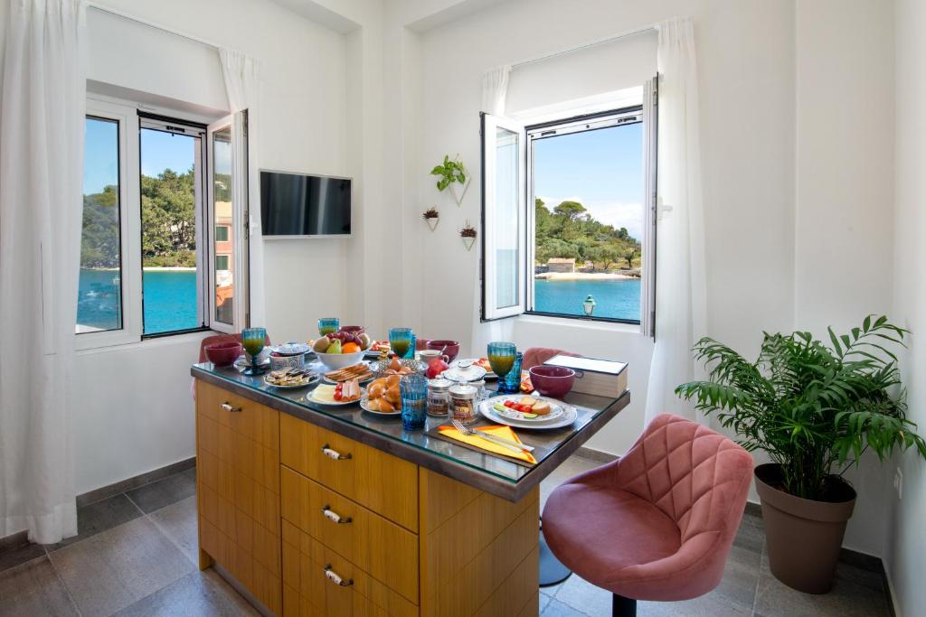 Sea Front Suite "SEA TALES" photo 3