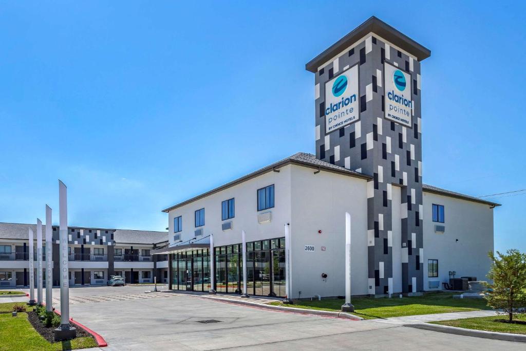 Clarion Pointe Port Arthur-Beaumont South image