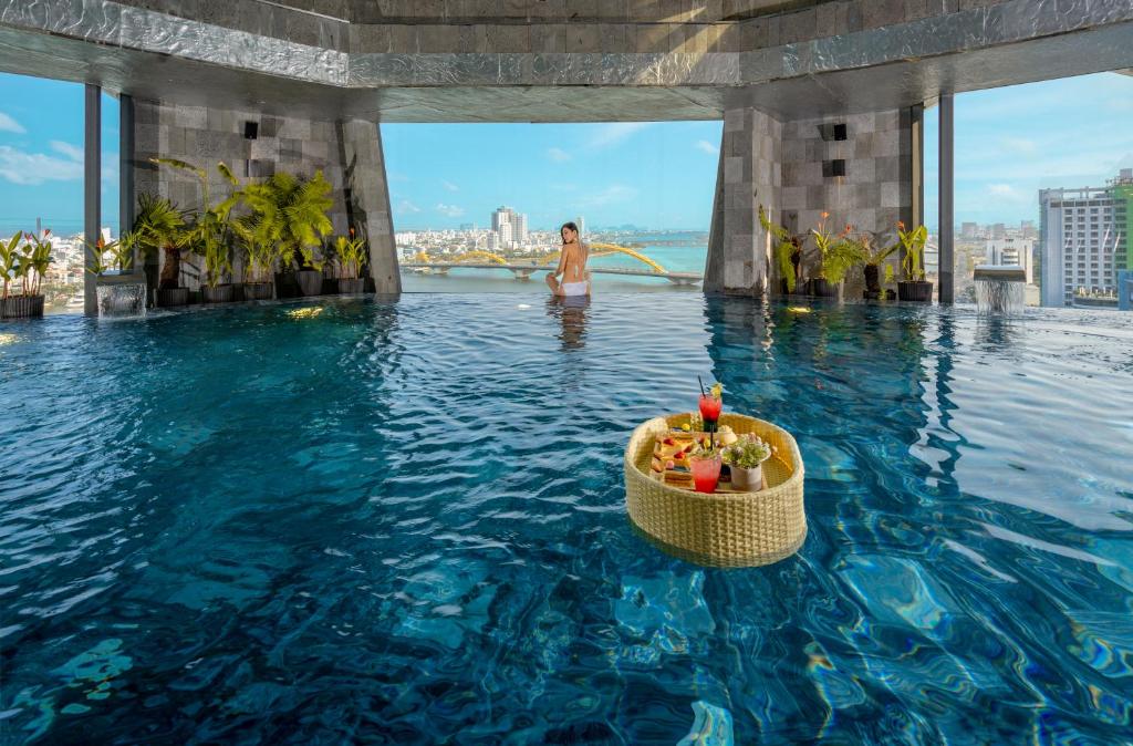 HAIAN Riverfront Hotel