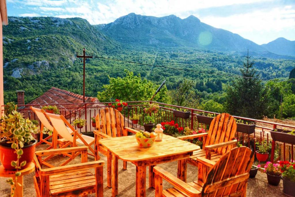 Country Lake House Kojicic