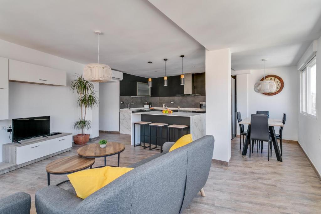 Luxury apartment city center photo 1