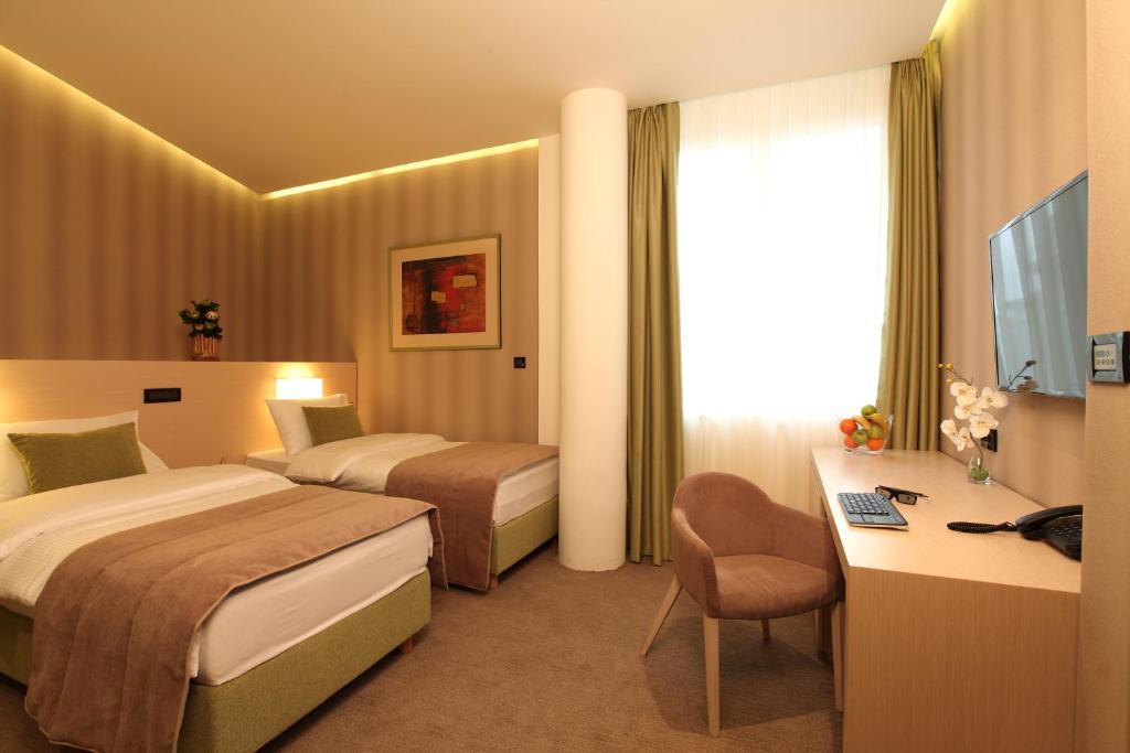 Двухместный (Двухместный номер с 2 отдельными кроватями), Hotel Argo