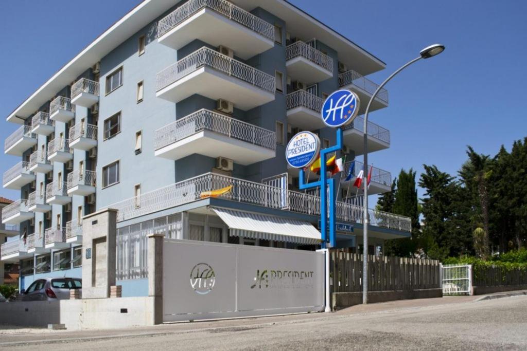 Hotel President photo 1