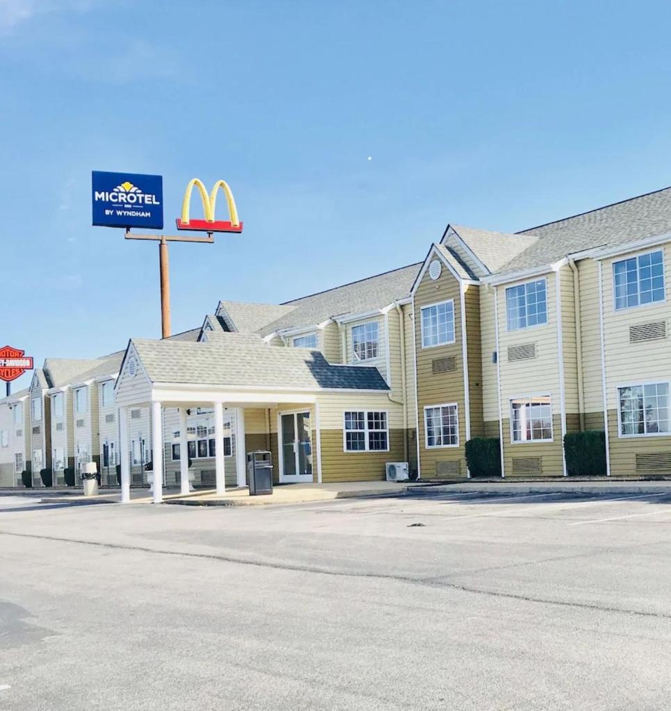 Microtel Inn & Suites by Wyndham Tuscaloosa East image