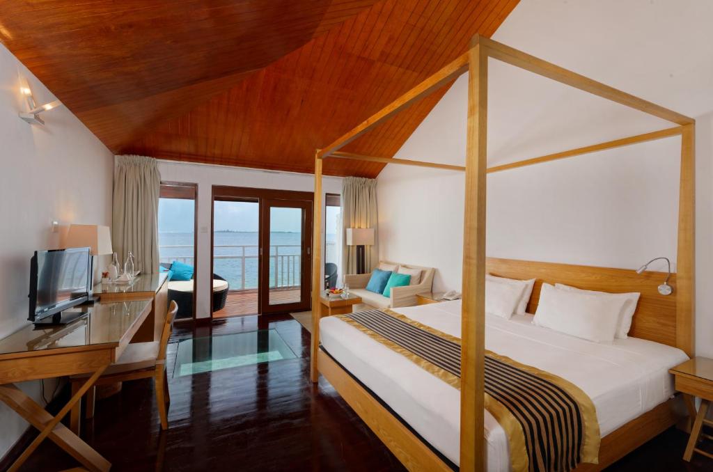 Embudu Village Room Type - Water Villa