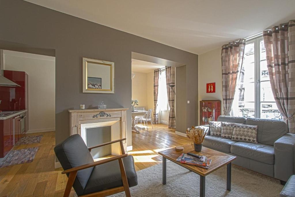 Apt duplex spacieux et lumineux plein centre Bayeux face cathédrale petite terrasse proche Omaha beach
