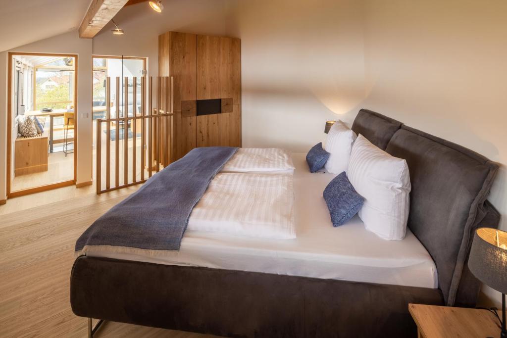 Stille x Weite - Hochwertige Wohnung mit See-Panorama photo 4