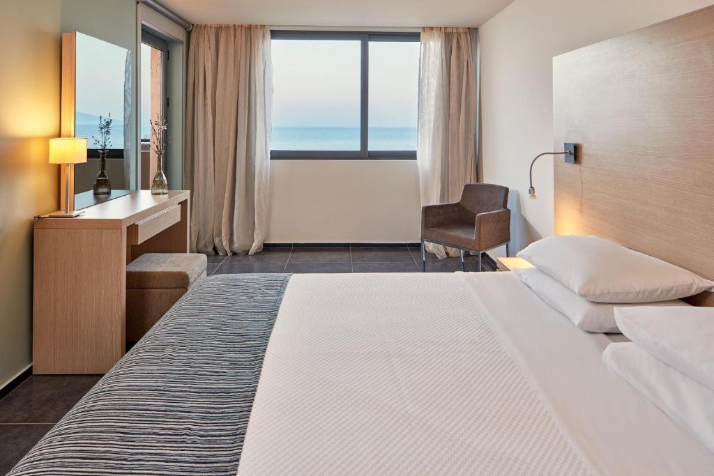 Семейный (Семейный люкс с видом на море (для 2 взрослых и 2 детей)), Atlantica Carda Beach
