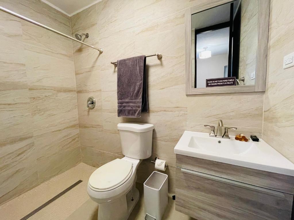 Nice apt with patio & Laundry. Pet friendly photo 1