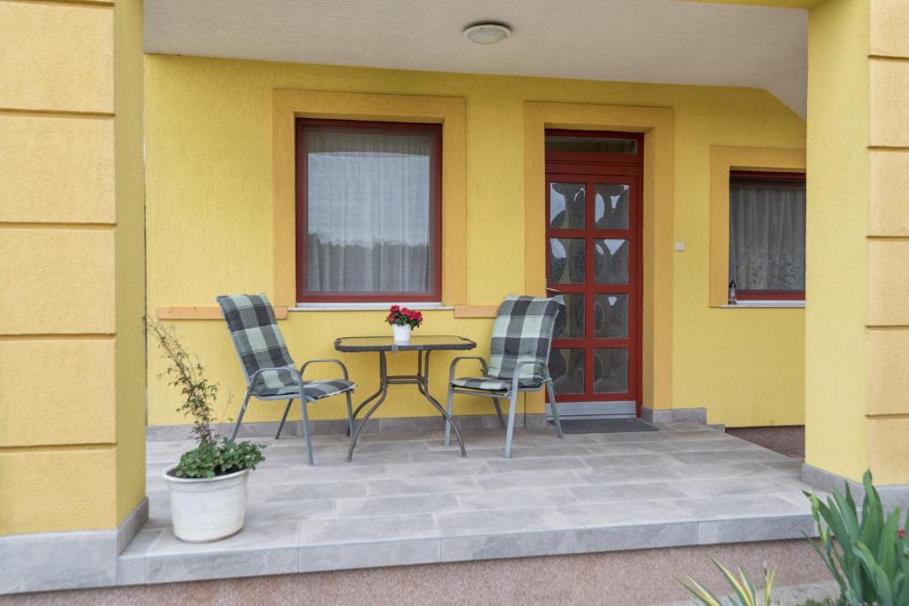 Апартаменты (Апартаменты), Nemes Apartmanház
