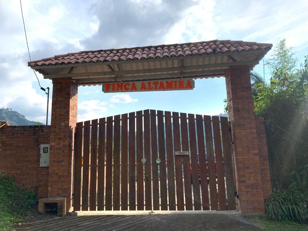 Finca Altamira photo 2