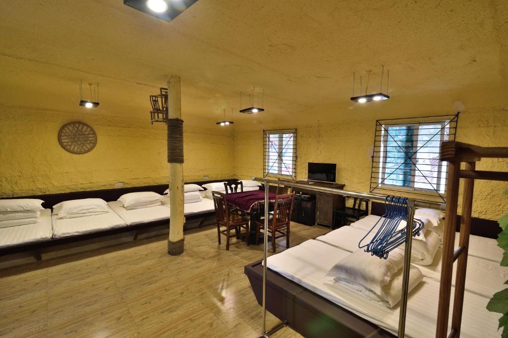 Номер (Односпальная кровать в общем номере для мужчин и женщин), Country Utopian Inn
