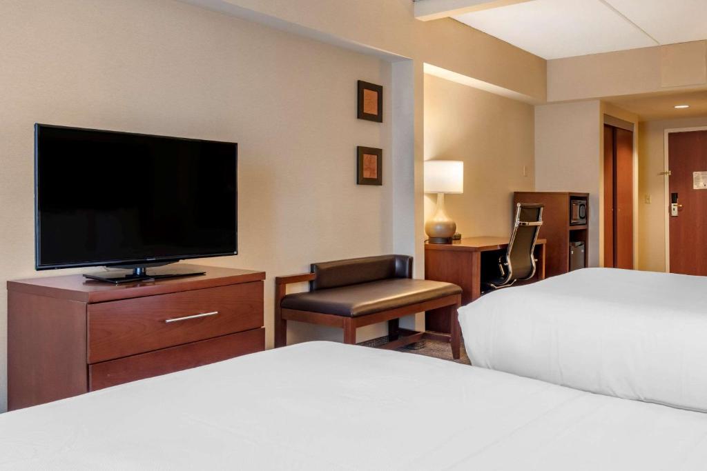 Comfort Suites Downtown Carlisle photo 2