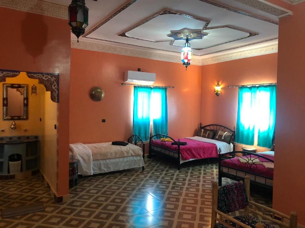 merzouga fatima hotel &Camp
