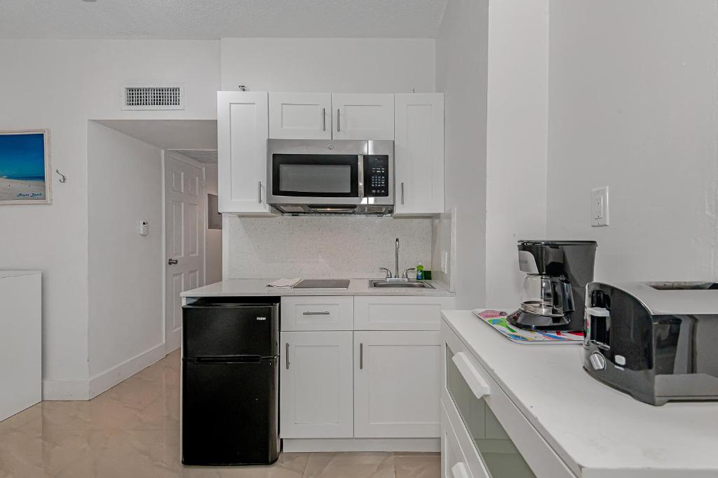 Апартаменты (Апартаменты с видом на море (810)), Beach Front Studio Miami Beach