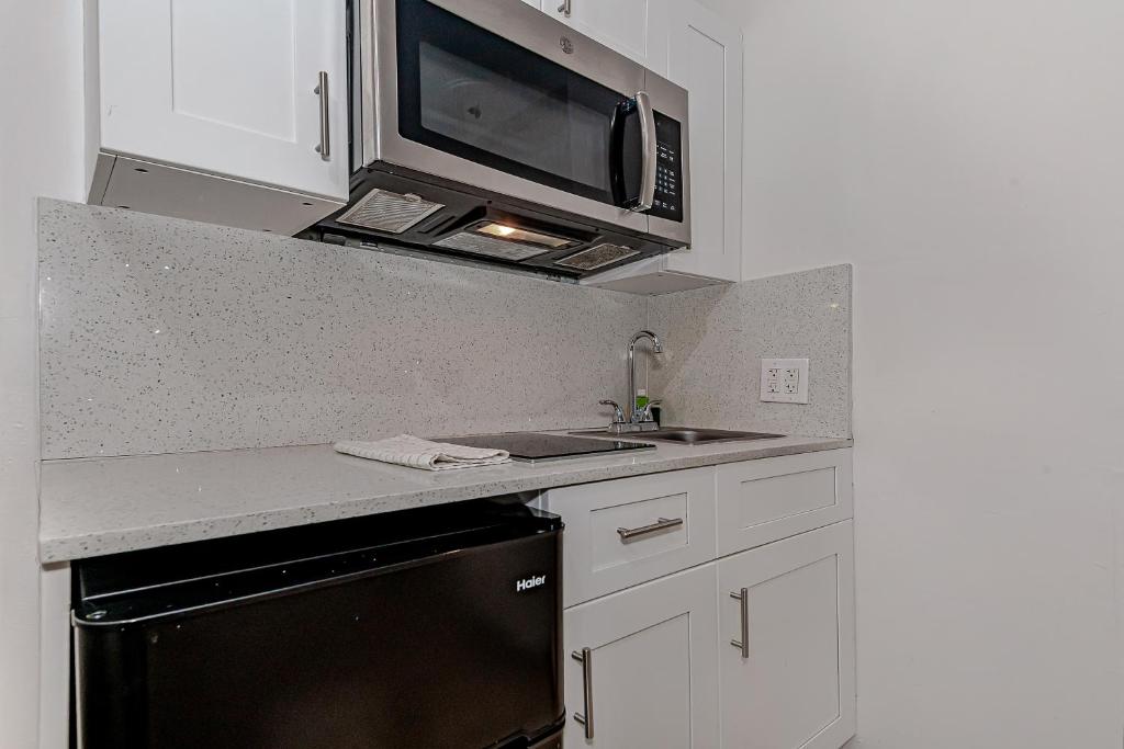 Апартаменты (Апартаменты с видом на море (810)), Beach Front Studio Miami Beach