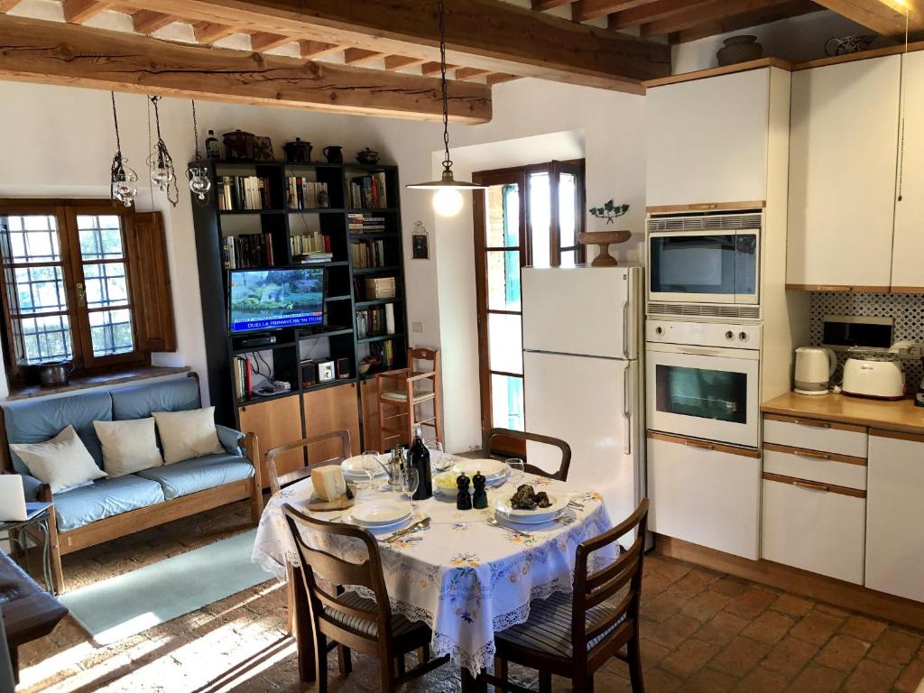Podere Morena with sea view, private terrace by ToscanaTour Greg photo 4
