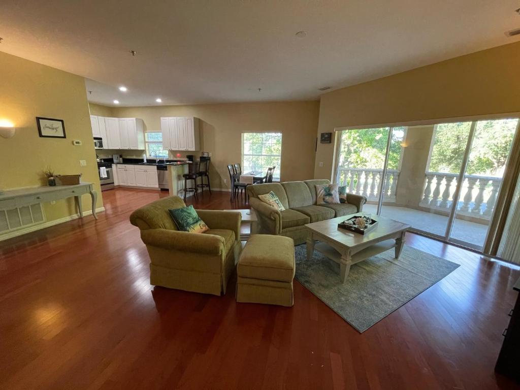 Live Oak Landing, 2 bedroom Condo photo 1