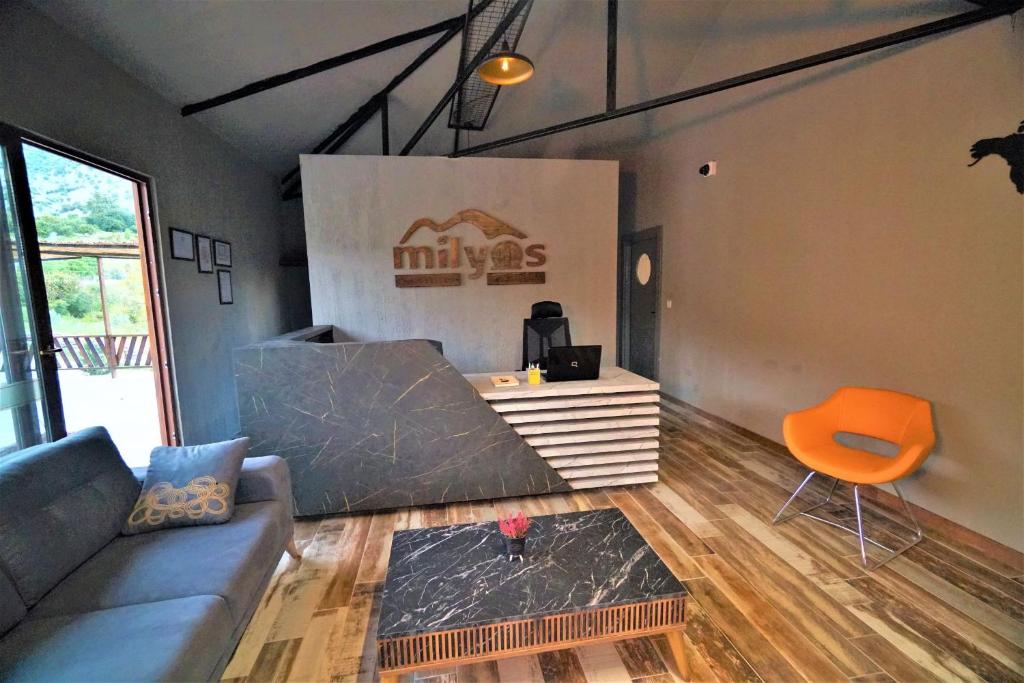 Milyos Hotel photo 1