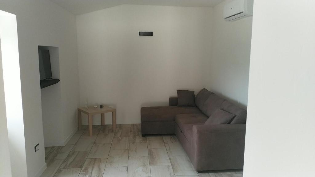 Lake Retreat - Aventino Apartment - Beautiful lake and mountain views photo 3