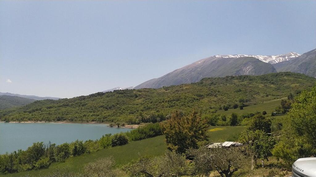 Lake Retreat - Aventino Apartment - Beautiful lake and mountain views
