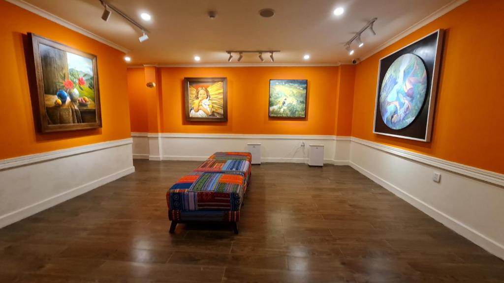 Cat Cat Galerie d’Art