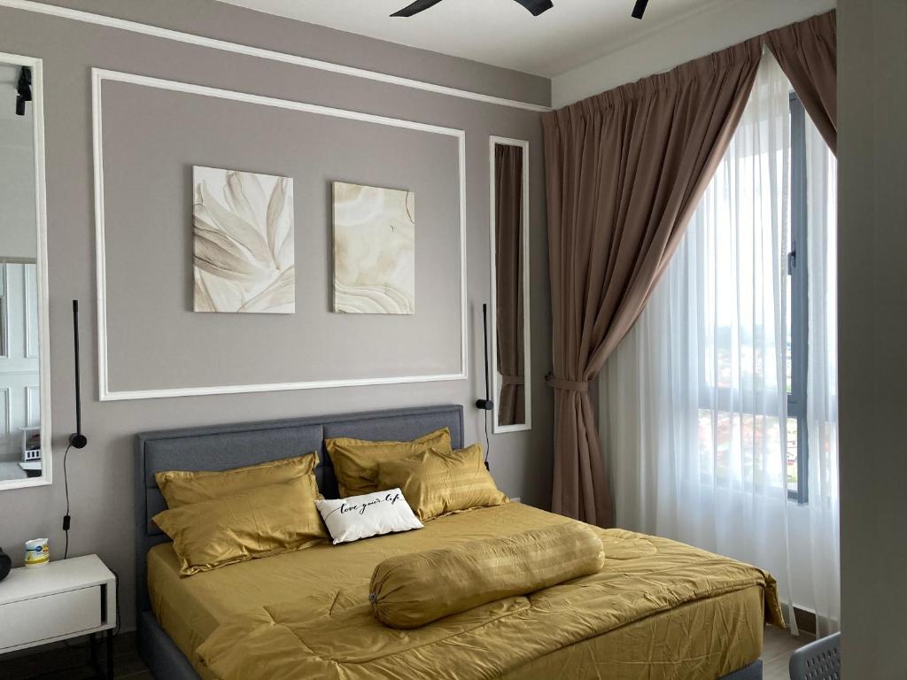 FREE NETFLIX! ZAs Suite at Troika Residence, KB photo 4