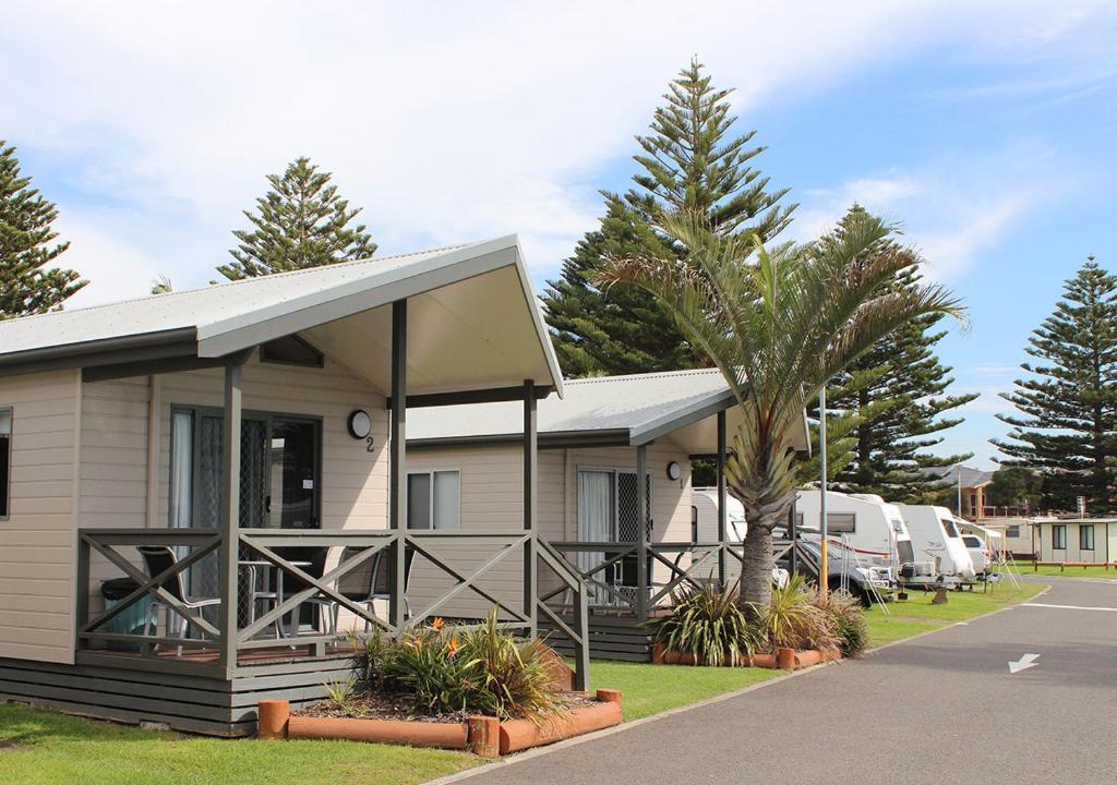 NRMA Shellharbour Beachside Holiday Park - Tap to explore photos