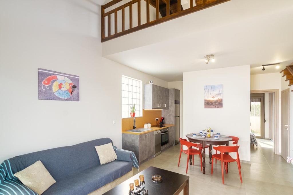 Achilles Maisonette