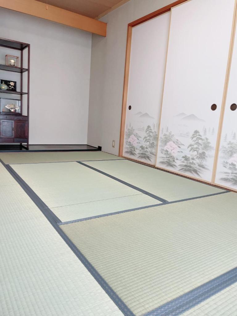 Young House photo 4
